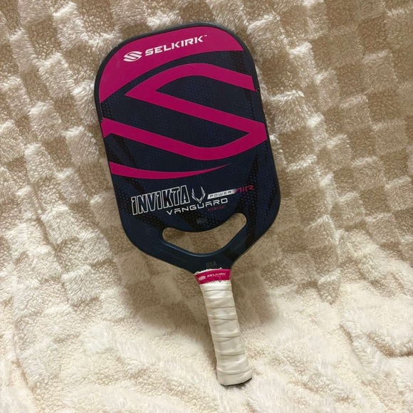 Selkirk Invikta Paddle with Vibrant Pink and Navy Design - Picture 1 of 5